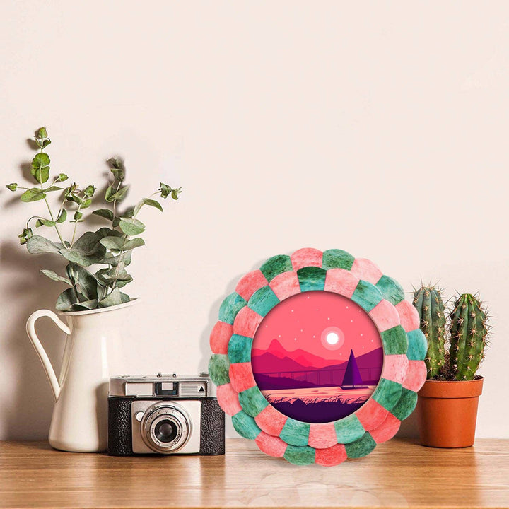 Green & Red Scalloped Picture Frame