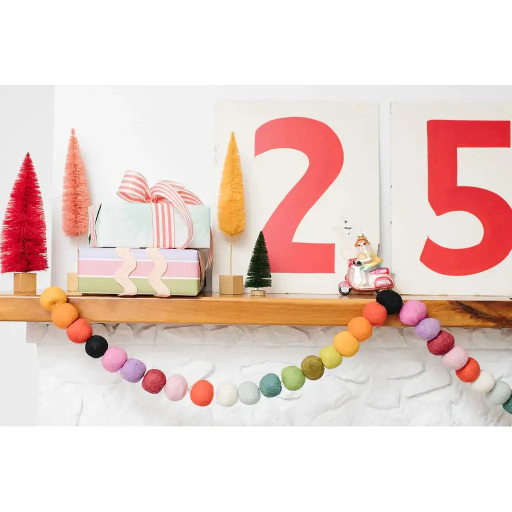 Spectrum Big Ball Garland