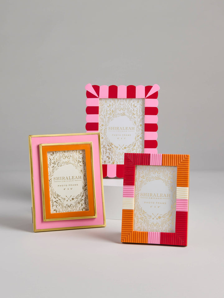 Viva Green Scalloped Picture Frame