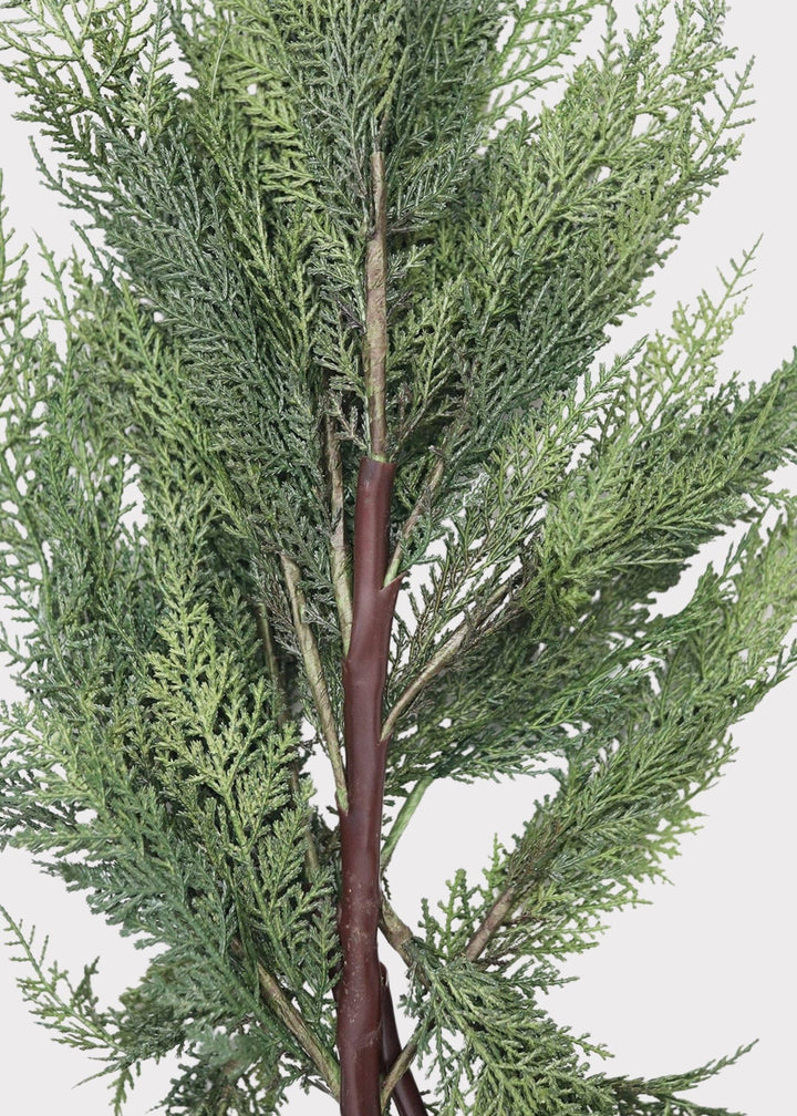 Cedar Mantle Garland
