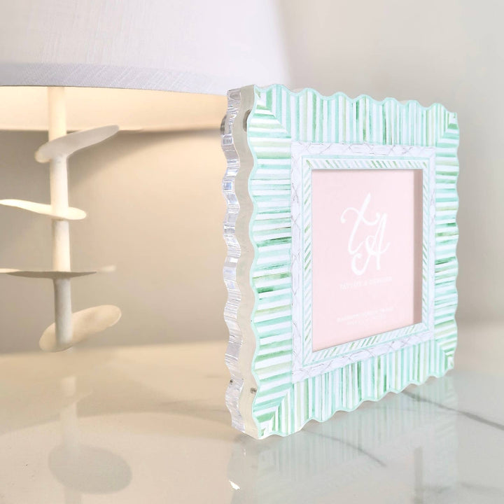 Green & White Magnetic Frame