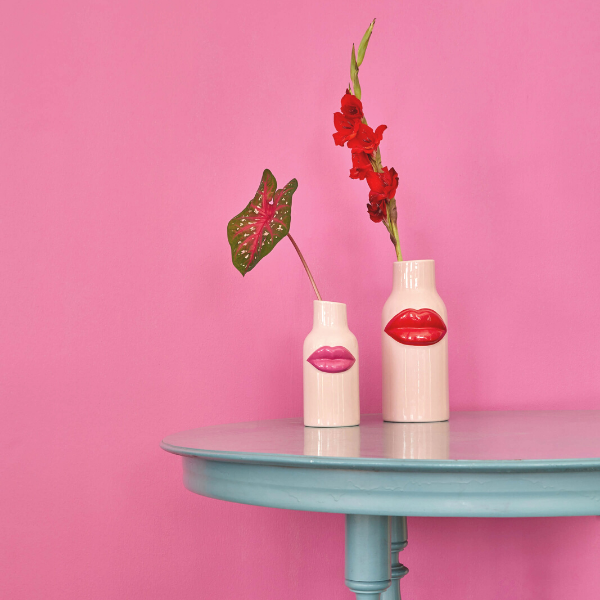 lips vase